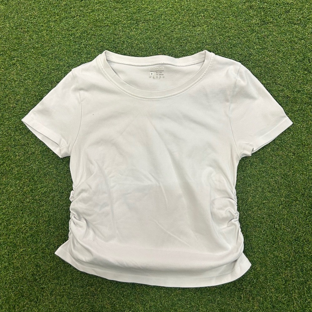 OQQ Womens Ribbed Ruched Side Short Sleeve Athletic T-Shirt White Size M
